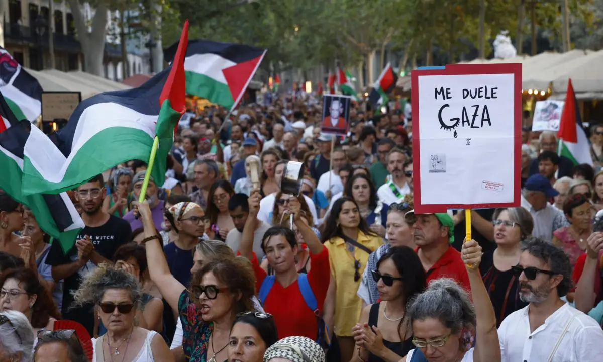 Manifiestan en España contra el genocidio israelí en Gaza