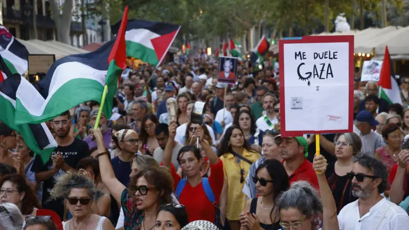 Miles de personas se manifiestan en España contra el genocidio israelí en Gaza