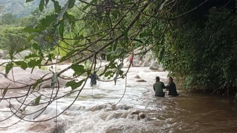 Cinco personas mueren arrastradas por creciente de río en Colombia