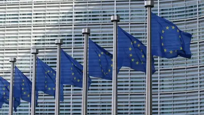 La UE entrega a Ucrania 1,600 millones de euros más procedentes de activos rusos inmovilizados