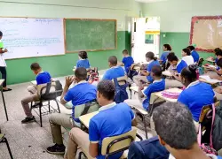 Escuelas enfrentan déficit de aulas móviles previo al nuevo año escolar