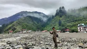 Más de 1,200 evacuados y 43 desaparecidos tras la riada que arrasó un pueblo del Himalaya