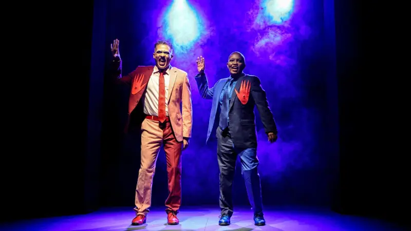 Otro Teatro cierra con éxito la primera temporada de "Guerra de los Mundos II: Los Monstruos Románticos Atacan"
