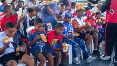 Team Liguilla de Cristo Rey celebra su "Verano de Colores" con entrega de &uacute;tiles escolares y apoyo de patrocinadores
