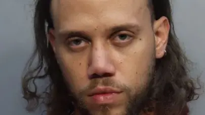 Arrestan en Miami al reguetonero Jhayco por posesión de cocaína y cannabis