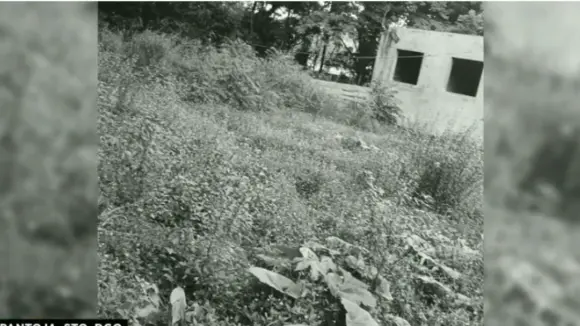 Denuncian casa abandonada convertida en vertedero y guarida de delincuentes en Pantoja