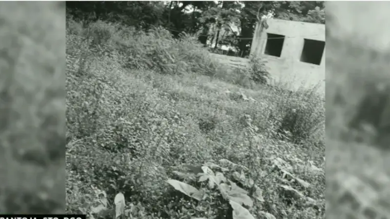 Denuncian casa abandonada convertida en vertedero y guarida de delincuentes en Pantoja
