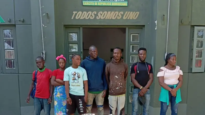 Ejército detiene a 9 haitianos indocumentados en puesto de chequeo de Santiago Rodríguez