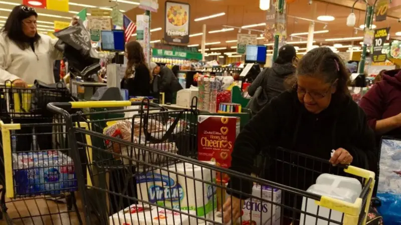 La inflación interanual en EE.UU. se mantiene en julio en el 2,7 %
