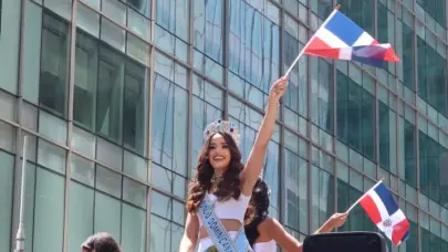 Miss Mundo Dominicana Mayra Delgado ovacionada en el Desfile Dominicano en Nueva York