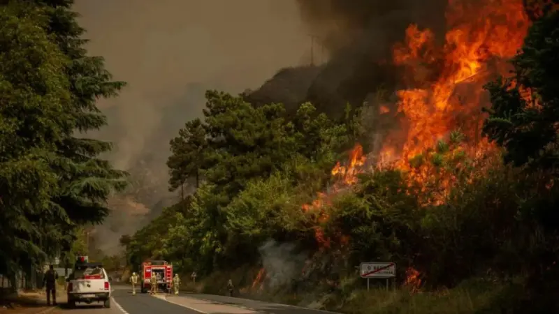 Un muerto en Madrid y miles de evacuados en toda España en una trágica oleada de incendios
