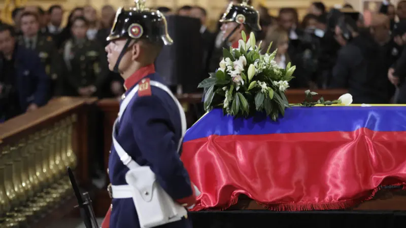 Con una misa solemne y todos los honores, Colombia dice adiós a Miguel Uribe Turbay