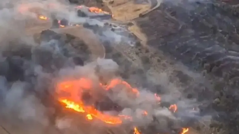 España vive una intensa ola de incendios con dos muertos y miles de desalojados