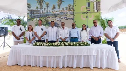 Alcalde participa en inicio de construcción de moderna academia de béisbol de los Chicago White Sox en Boca Chica