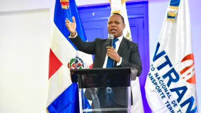 Milton Morrison logra 12 meses consecutivos de transparencia perfecta en el INTRANT