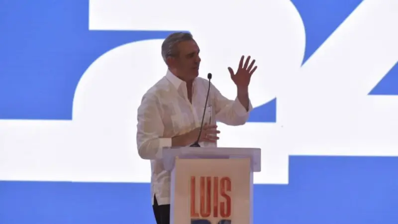 Oposición critica logros del gobierno y denuncia deterioro en servicios básicos