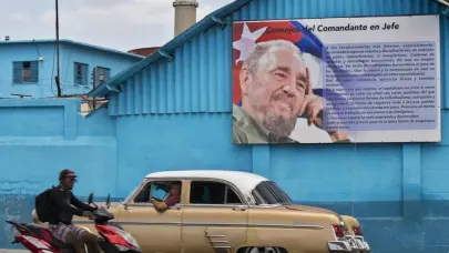 D&iacute;az-Canel pide unidad y resistencia en el 99 aniversario del natalicio de Fidel Castro