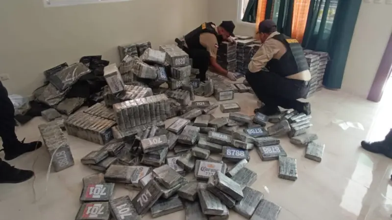 Autoridades incautan cargamento de 846 paquetes de presunta cocaína y marihuana en La Altagracia