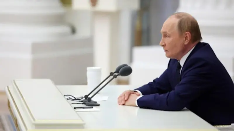 Putin intenta ganarse a Trump mientras hablan los cañones antes de la cumbre de Alaska
