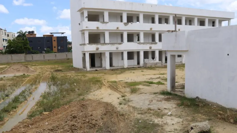 Escuela Básica de Cancino Adentro cumple más de una década en construcción