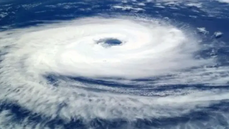 Tormenta Erin se intensificará a huracán el viernes alejándose más de Puerto Rico