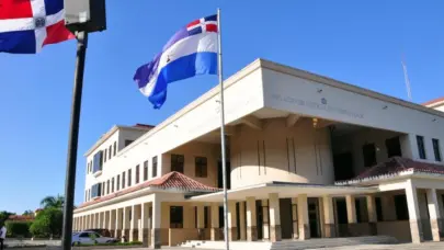 Imponen coerción a hombre que destruyó y sustrajo piezas de torre de transmisión eléctrica en Puerto Plata