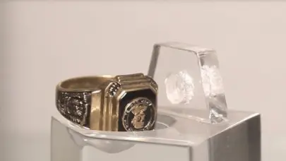 Momento en que sustraen joyas del Museo del Patricio Juan Pablo Duarte