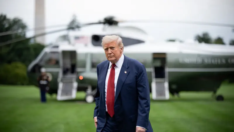 Trump firma orden para facilitar viajes comerciales al espacio