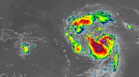 Puerto Rico, bajo advertencia de inundaciones repentinas por la tormenta tropical Erin