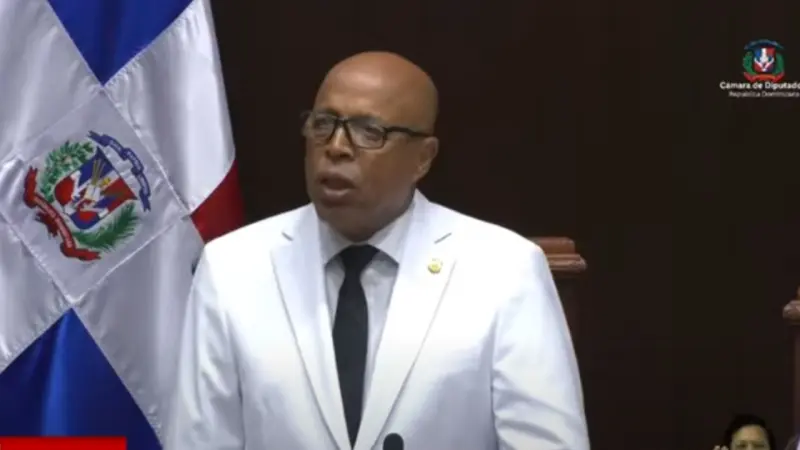 Alfredo Pacheco reelecto por quinto año consecutivo como presidente de la Cámara de Diputados