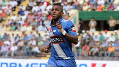 Condenan a ocho meses de cárcel por intimidación al futbolista ecuatoriano Miller Bolaños