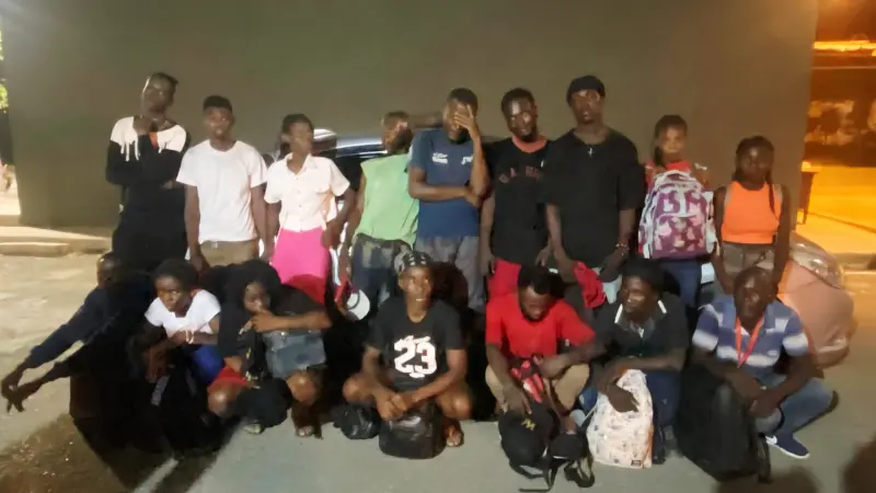 Interceptan vehículo con 16 haitianos indocumentados en Mao, Valverde