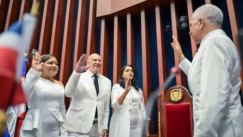 Senado de la República juramenta Bufete Directivo para el periodo legislativo 2025-2026