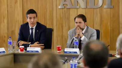 Senadores de EEUU resaltan en Bogot&aacute; s&oacute;lida relaci&oacute;n con Colombia y ventajas arancelarias