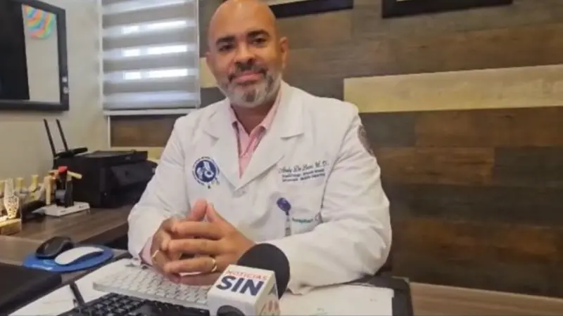 Dr. Andy de León advierte sobre la osteoporosis: "El asesino silente que afecta a hombres y mujeres"