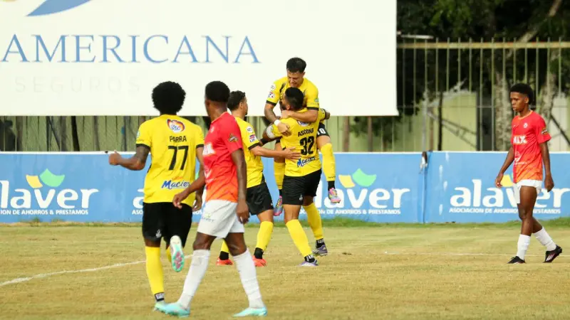 ¡Gol de oro! Parra da la victoria al MOCA FC en La Vega