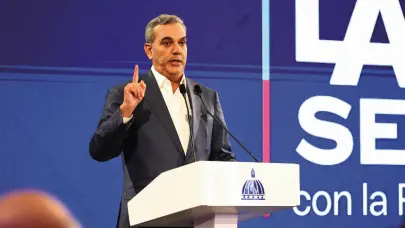 Abinader responde a Leonel Fernández sobre "pico y pala" y salario mínimo