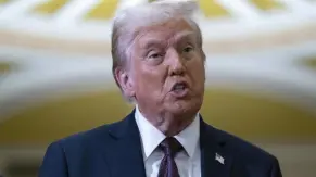 Trump dice que hay que discutir posibles intercambios de territorio en Ucrania