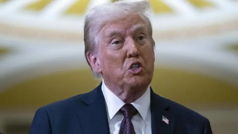 Trump dice que hay que discutir posibles intercambios de territorio en Ucrania