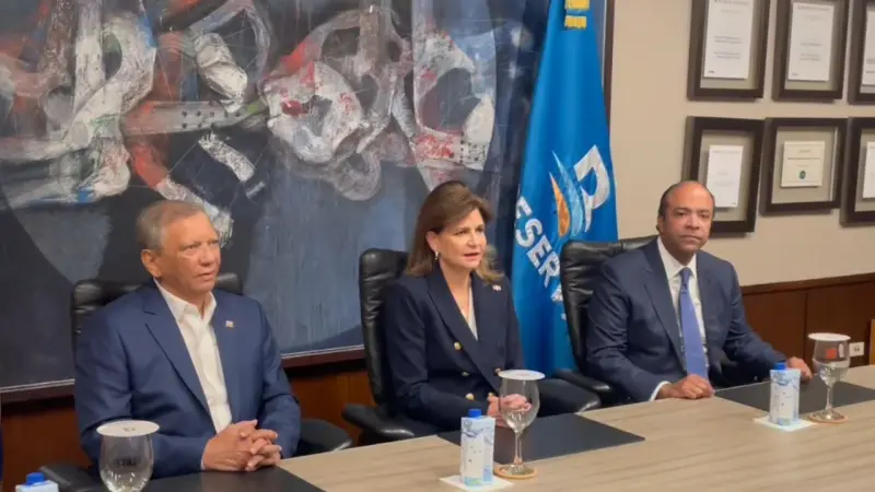 Raquel Peña juramenta a Leonardo Aguilera como nuevo presidente ejecutivo de Banreservas