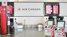 Air Canada anuncia un acuerdo provisional con sus trabajadores para acabar la huelga