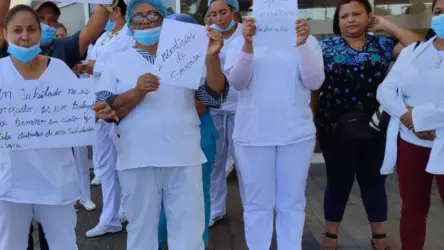 Enfermeras protestan por incentivos atrasados, pensiones dignas y falta de personal en hospitales