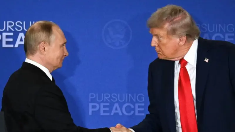 Trump y Putin fueron los ganadores de la Cumbre de Alaska, dice politólogo