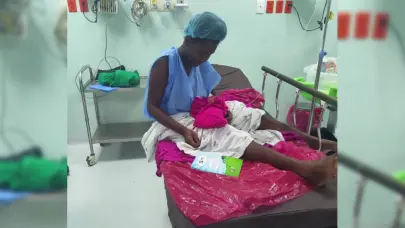 Adolescente y su bebé recién nacido fueron llevados por Migración al Vacacional de Haina; familia pide liberarlos