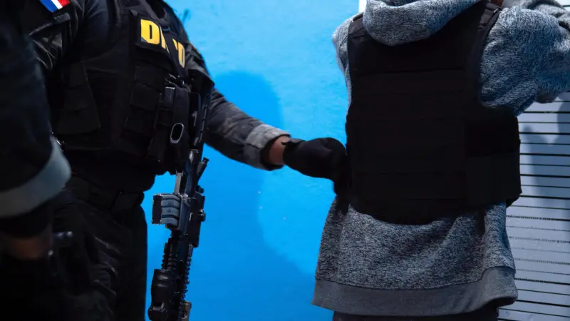 Autoridades en RD capturan y deportan a uno de los fugitivos más buscados de Panamá