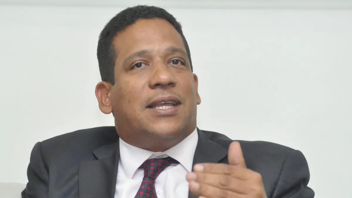 Director general de Compras y Contrataciones Públicas, Carlos Pimentel Florenzán