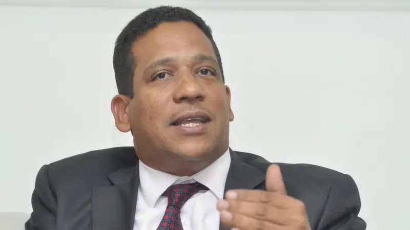 Carlos Pimentel aclara suspensión preventiva del Registro de Proveedores del Estado: no implica sanción