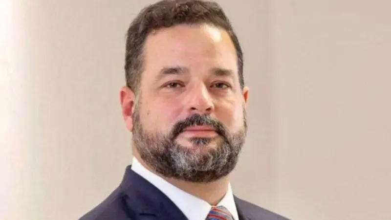 Ministro de Medio Ambiente alega que su empresa está inactiva desde hace 11 años, tras suspensión del Registro Proveedor del Estado