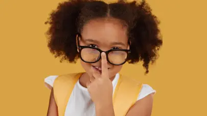 Oftalmóloga alerta sobre la epidemia de miopía en niños