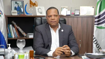 Eddy Alc&aacute;ntara reta a Leonel Fern&aacute;ndez a recorrer mercados para comprobar precio libra de pollo